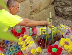Allarguem el cicle de vida: art amb gots reutilitzables