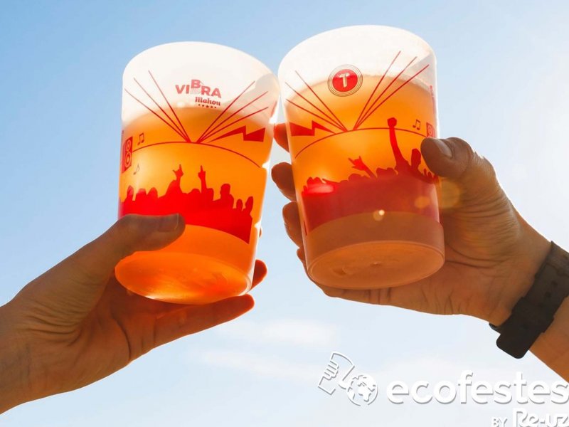 Tomavista arriba a la vuitena edició amb gots reutilitzables!