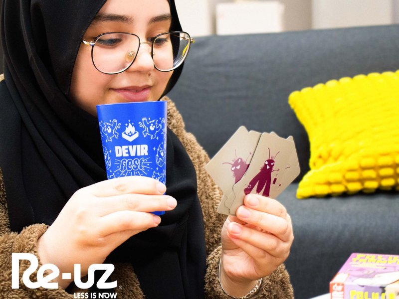 Devirrek edalontzi berrerabilgarriak oparitzen ditu bere jaialdian!