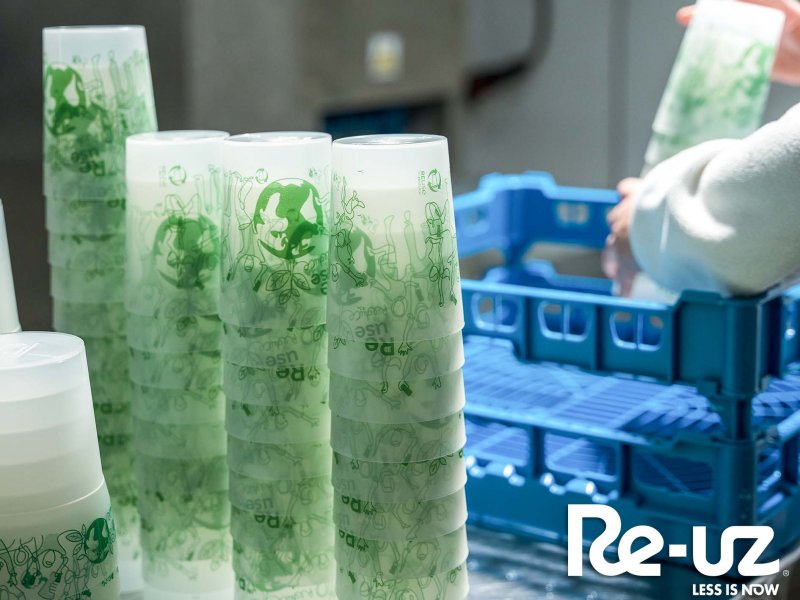 En Re-uz, la higienización de vasos y platos reutilizables se realiza en las propias instalaciones.